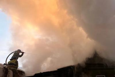 Мужчина погиб при пожаре в частном доме в селе Самарской области - последние новости