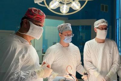 Врачи провели сложнейшую операцию по удалению новообразования в Самарской области