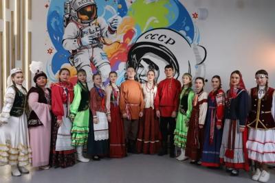 Самарский коллектив принял участие в открытии Года единства народов с Путиным