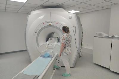 Вячеслав Федорищев на оперативном совещании сообщил о поставке в медицинские учреждения региона новых аппаратов МРТ