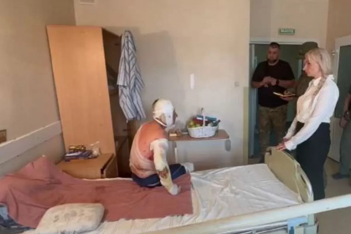 Жена самарского генерала приехала к обожженным бойцам СВО - видео
