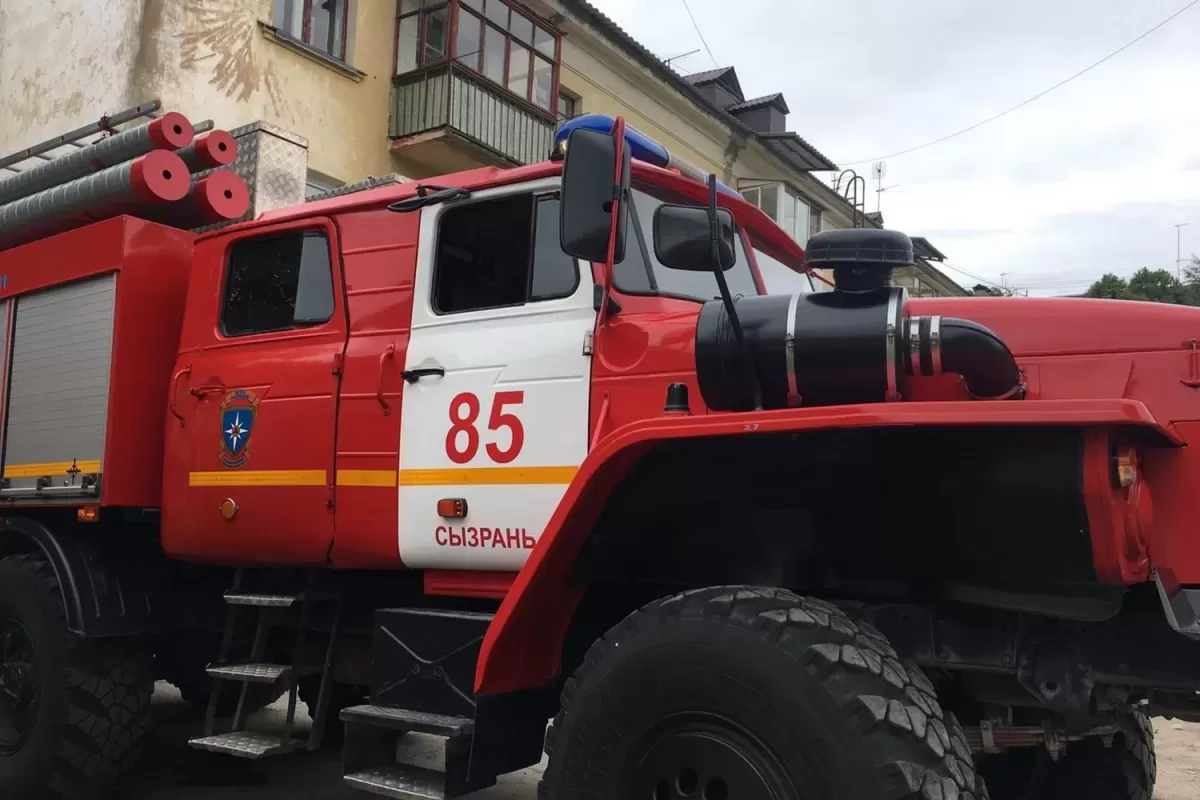 В сызранской пятиэтажке воспламенился мусор