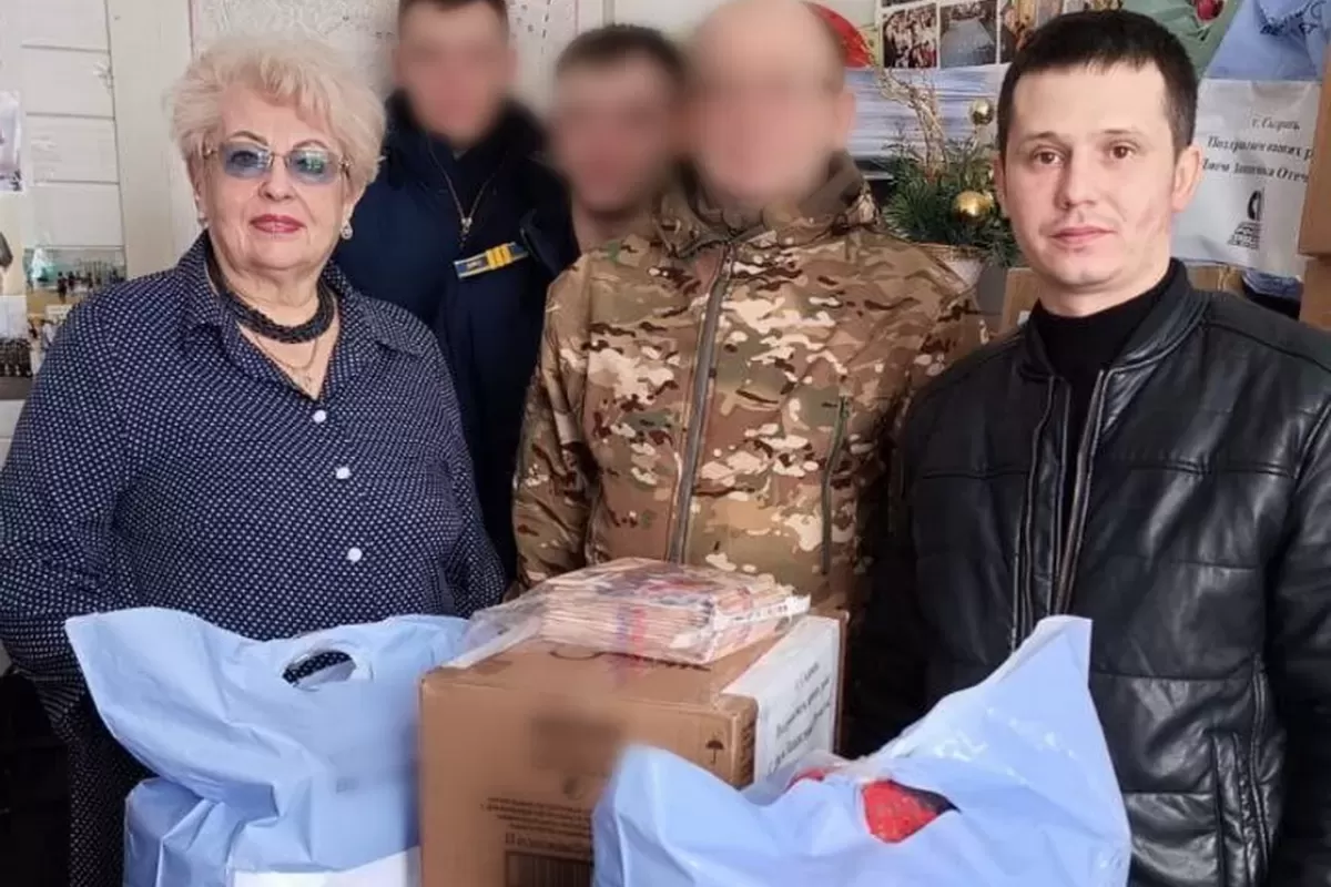 Женщины потратили пенсионные деньги на подарки к 23 февраля бойцам СВО из Сызрани