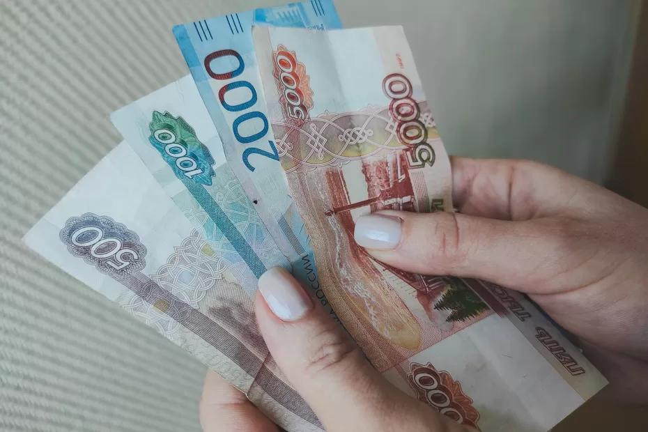 Деньги придут на карты «МИР»: Минтруд назвал дату выплаты россиянам майского пособия