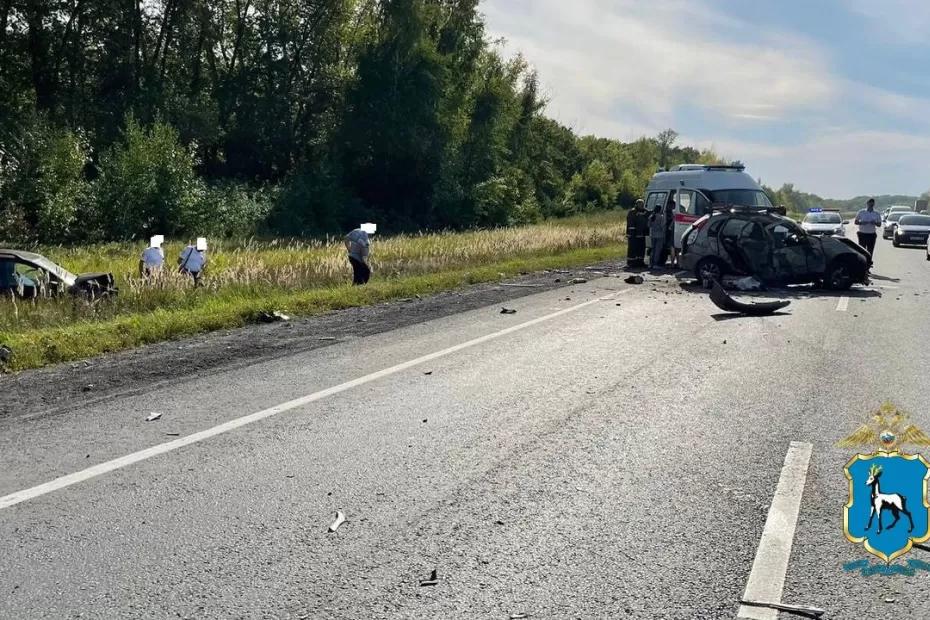 Автоледи за рулем Калины попала в мясорубку на трассе М-5 под Сызранью