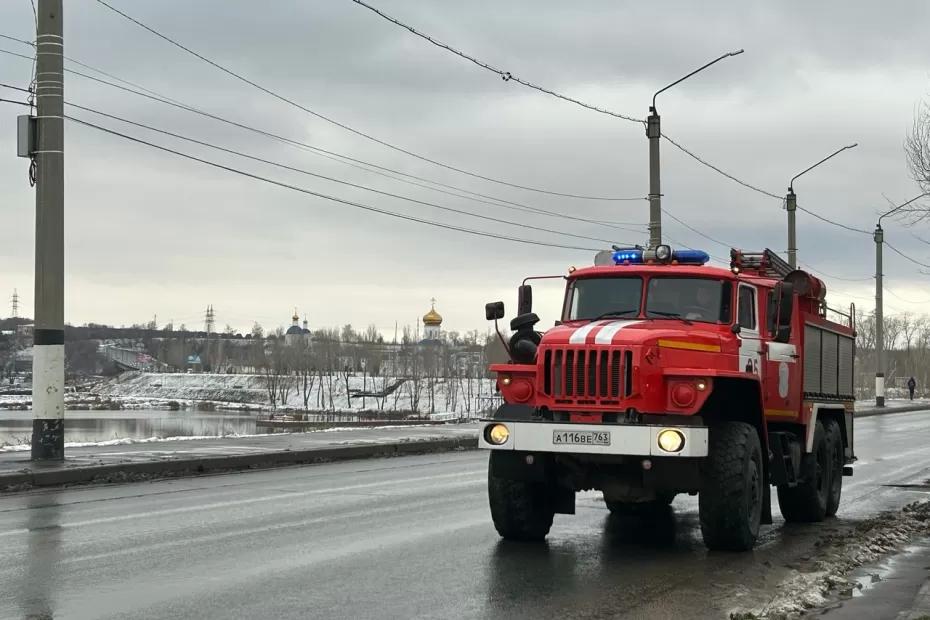 В МЧС сообщили о ЧП в подъезде многоквартирного дома Сызрани - последние новости