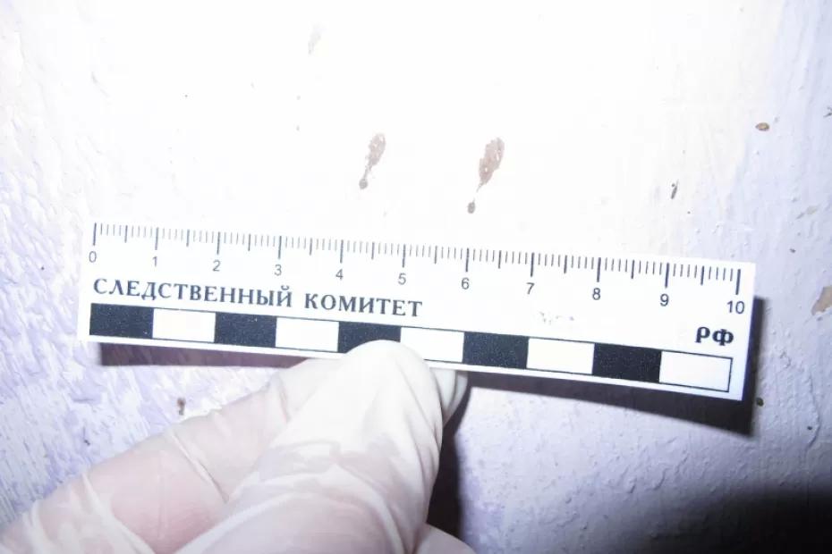 Перед смертью выцарапал себе глаза: на пустыре обнаружили труп голого парня Перед смертью выцарапал себе глаза: на пустыре обнаружили труп голого парня