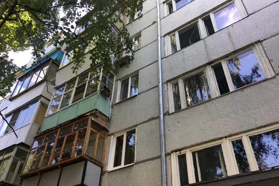 Ждем, когда умрут родители и останется квартира: молодые семь оказались в безвыходном положении