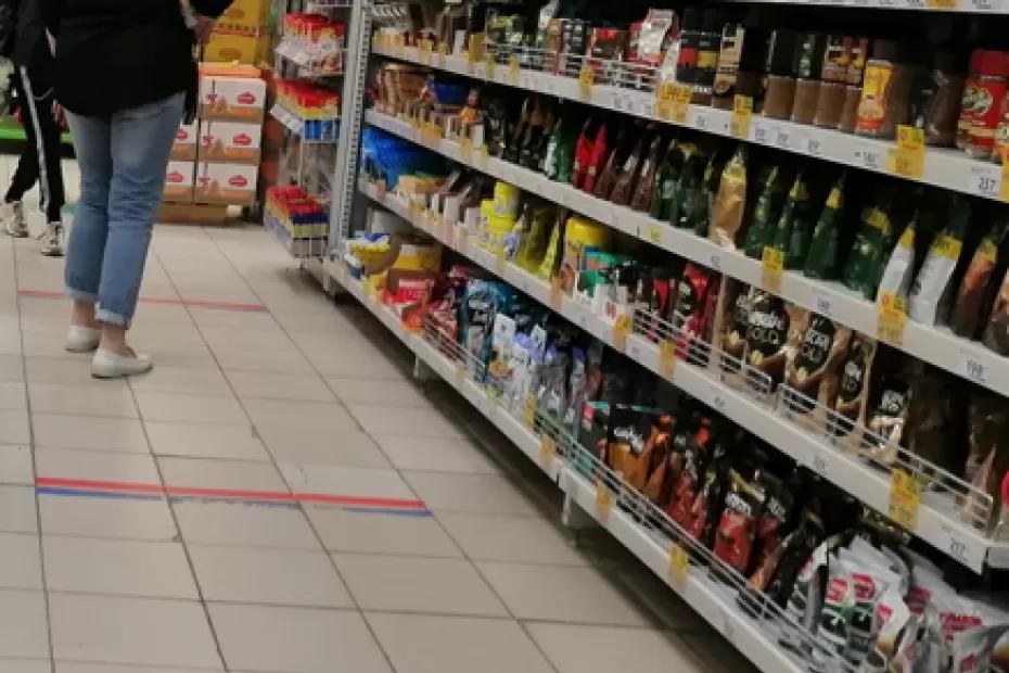 Магазины все чаще становятся полем боя: сотрудники «Магнита» сделали вид, что ничего не происходит Магазины все чаще становятся полем боя: сотрудники «Магнита» сделали вид, что ничего не происходит