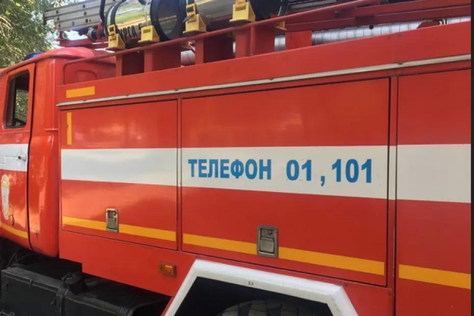 Огонь прошел двести квадратов: под Сызранью один за другим тушили пожары Огонь прошел двести квадратов: под Сызранью один за другим тушили пожары