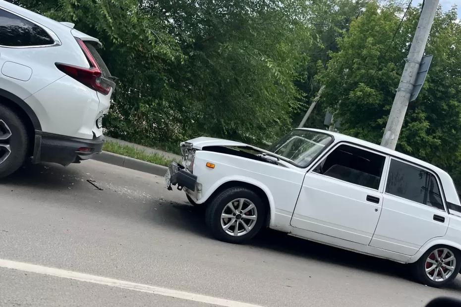В эти выходные владельцам «Жигулей» в Сызрани по-настоящему не везло В эти выходные владельцам «Жигулей» в Сызрани по-настоящему не везло