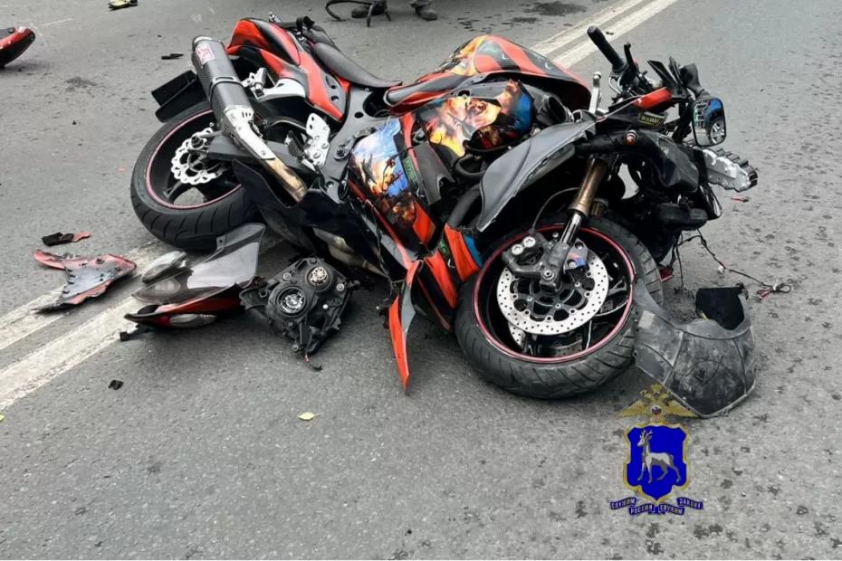 В Сызрани мотоциклист на Suzuki покалечился при ударе о две машины - последние новости