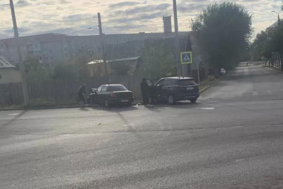 На проклятом сызранском перекрестке подбили очередной автомобиль - последние новости