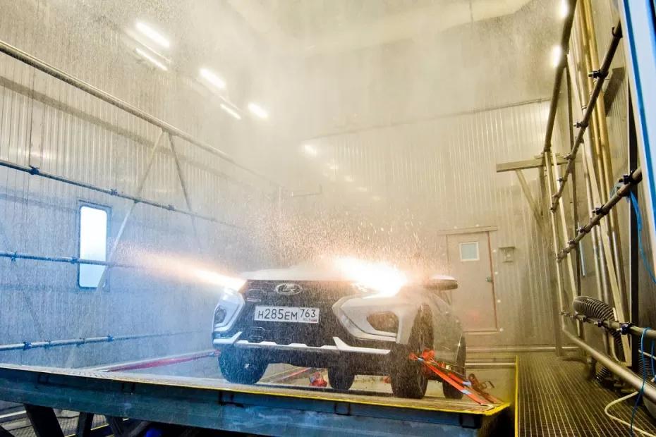 В новой LADA 146 тысяч раз хлопнули дверцей и посмотрели что будет