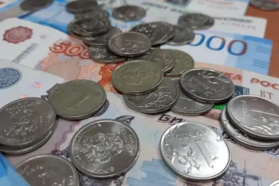 Пенсионерам рассказали, обяжут ли их получать пенсии новыми деньгами