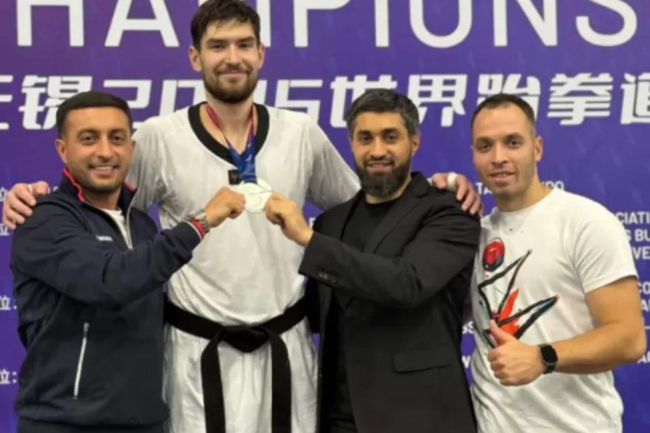 Губернатор Вячеслав Федорищев поздравил воспитанника сызранской спортшколы с успехом в Китае