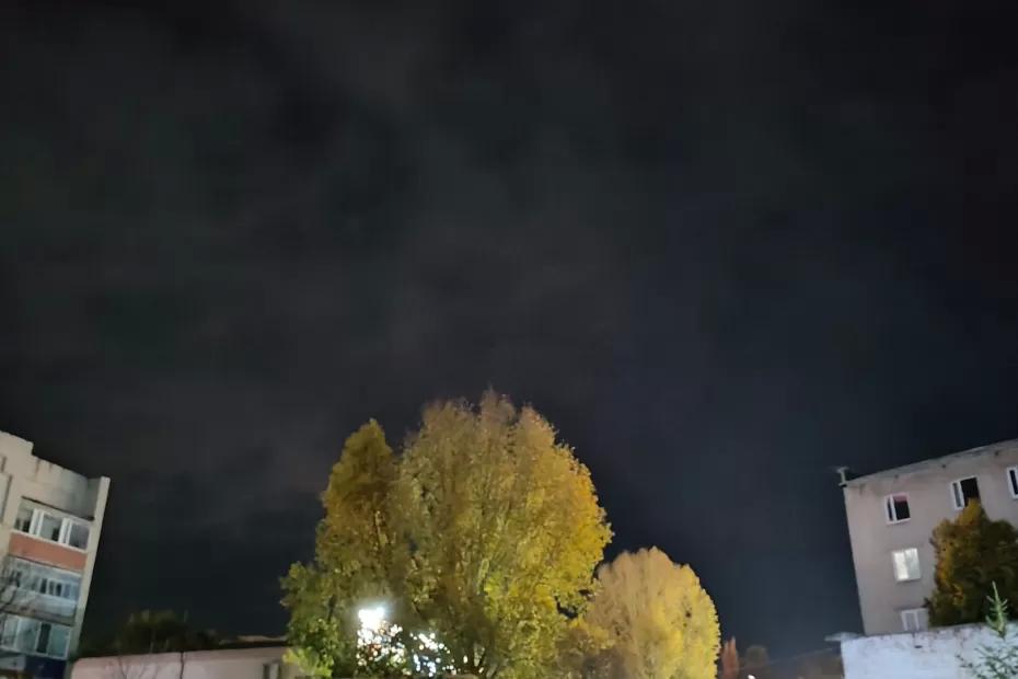 Атака БПЛА на 13 регионов, массовая блокировка сим-карт, пенсия вырастет в три раза, неожиданное решение ЦБ: важное к этому часу