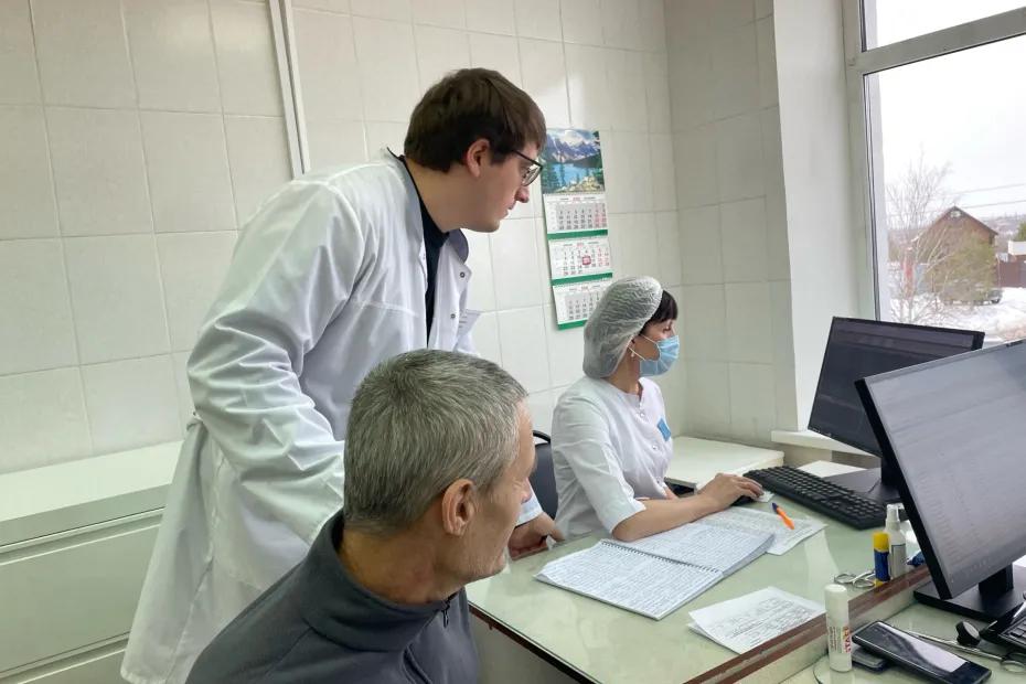 0,43 хирурга и 0,32 эндокринолога - в Самарской области подсчитали пациентов и врачей