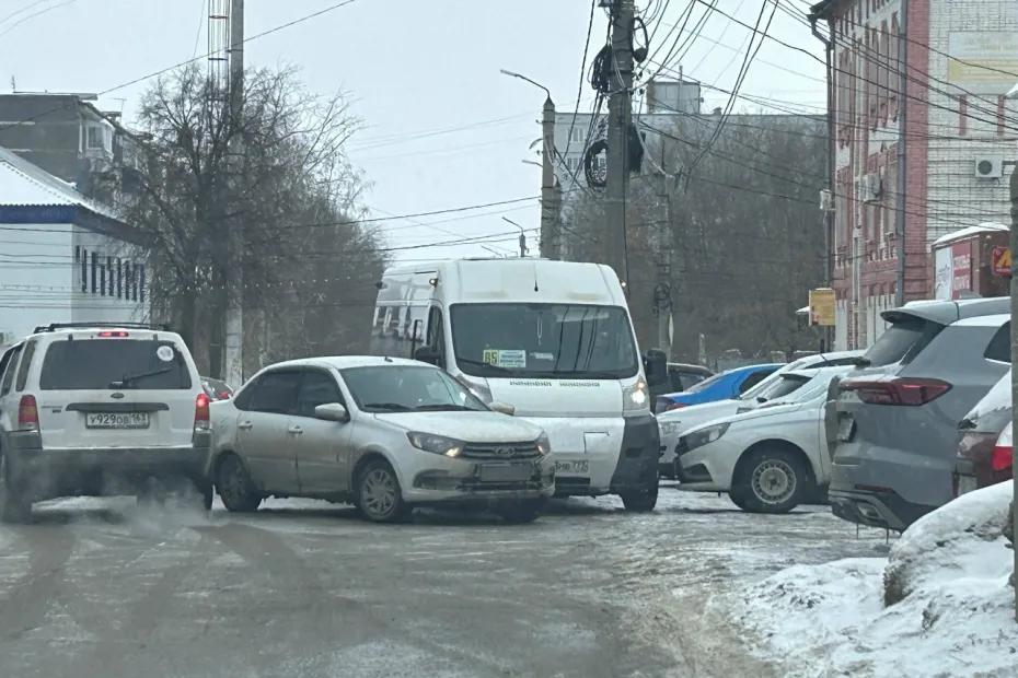 В центре Сызрани Гранта попала под автобус 65-го маршрута