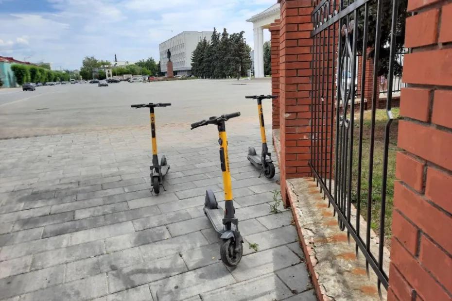 Электросамокаты замедлят до 12 км/ч, введут ОСАГО, штрафы до 25 тысяч и запретят ездить по тротуарам