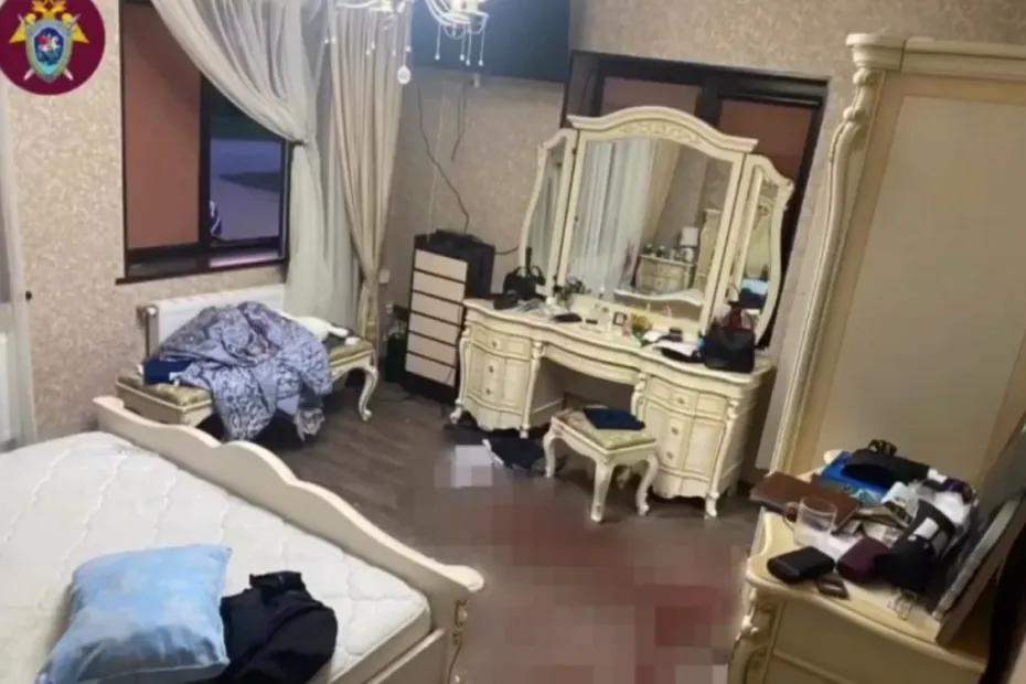 Дети вбежали в спальню тогда, когда муж в 16-ый раз всадил нож в свою супругу