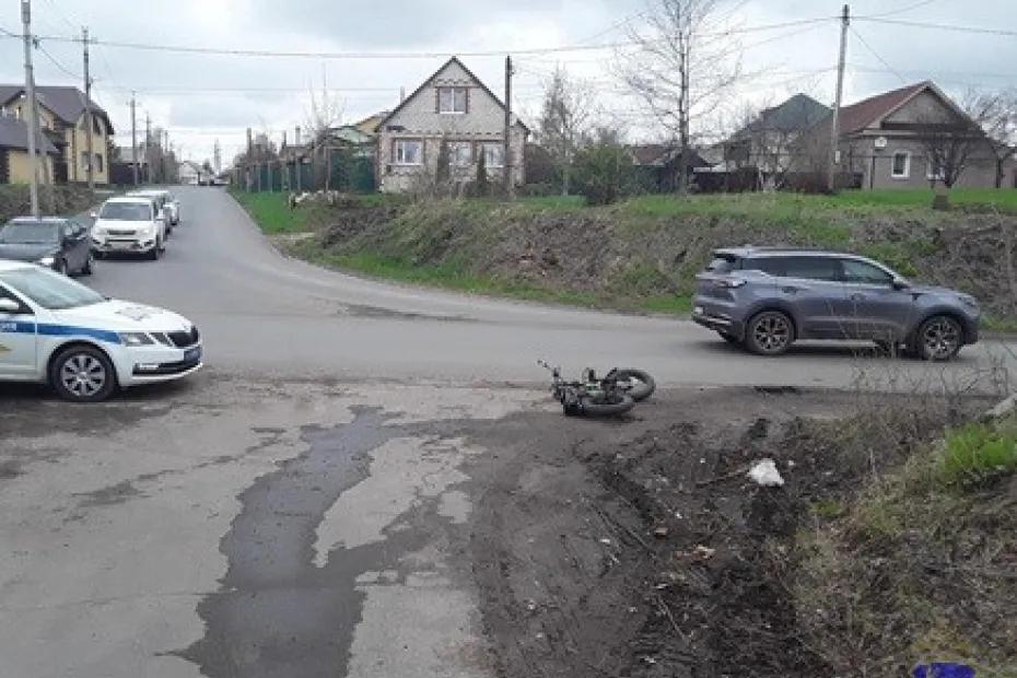 Мужчина на китайском электровелосипеде протаранил в Сызрани японский кроссовер - фото