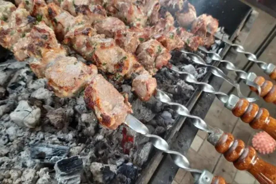 Как быстро нужно съесть майский шашлык, чтобы не отравиться