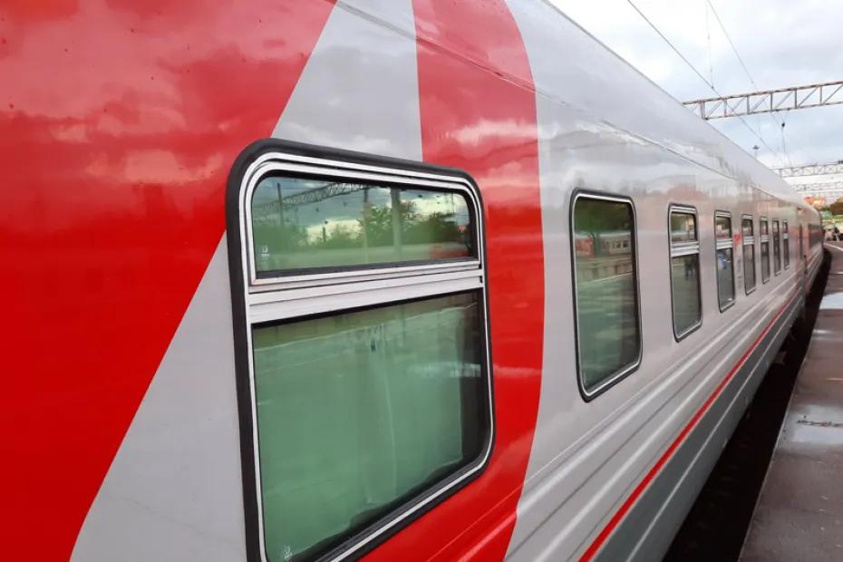 На Москву летят беспилотники, в Курскую область - снаряды: поезда стоят в пробке