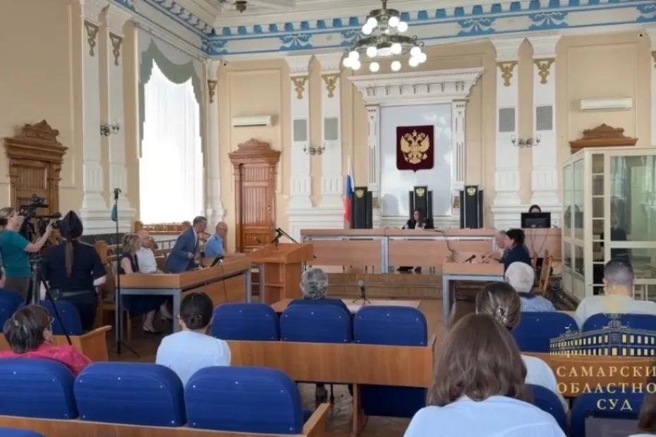 В суде мать Екатерины Тарховой заплакала и заявила, что ей неприятно находиться рядом с дочерью