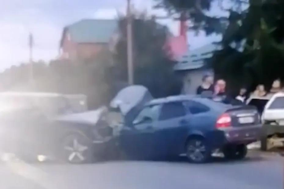 В Сызрани на Фрунзе серьезно побились несколько машин - последние новости