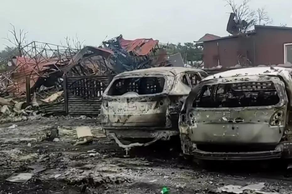Ребенок под завалами турбазы, пожар на НПЗ и беспилотники под Москвой