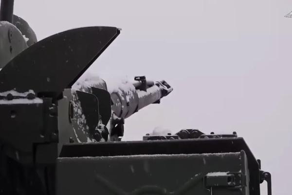 На юге - пожар, эвакуация, в числе пострадавших есть дети: за несколько часов сбито 75 беспилотников ВСУ