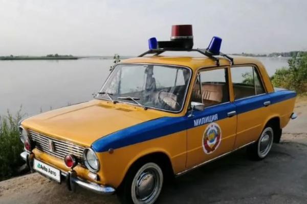 Отдают с маяками и спецоборудованием: в Сызрани продают легендарную желтую милицейскую &laquo;копейку&raquo; времен СССР