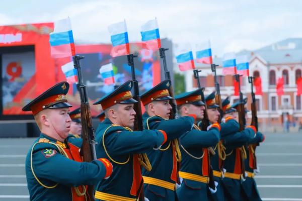 Как прошел парад Победы в Самаре - смотрим фото