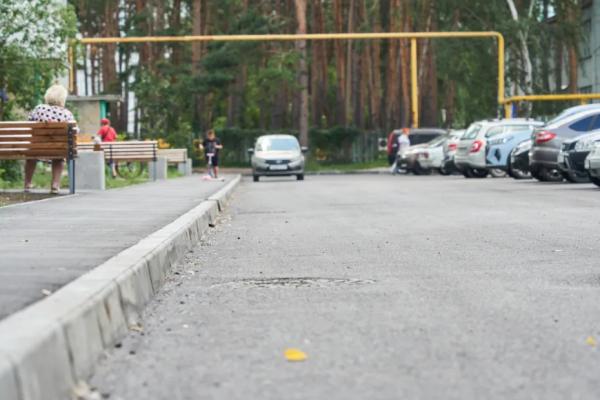 Жильцам многоэтажек на Монгоре несказанно повезло: двор обновят по-максимуму