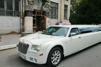 Свадебный торт испекли в виде жениха и невесты: кризис кризисом, а на свадьбах в Сызрани не экономят