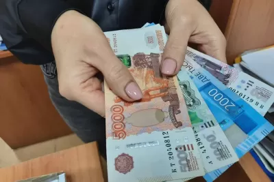 В России хотят расширить список получателей надбавки в 16 200 рублей