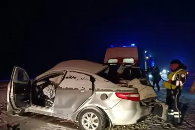Водитель погиб мгновенно, среди пострадавших - ребенок: фото с места жесткой аварии в Самарской области