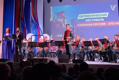 Рио-Рита, Идет солдат по городу, Мохнатый шмель: главный военный оркестр Санкт-Петербурга исполнил в Сызрани суперхиты прошлого столетия - видео