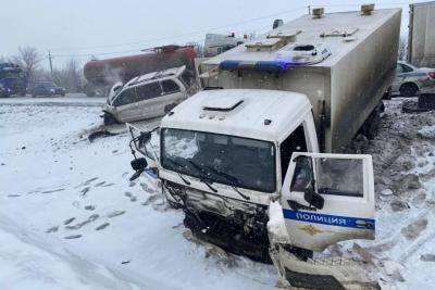 В Самарской области в массовой аварии разбился полицейский автозак - есть пострадавшие