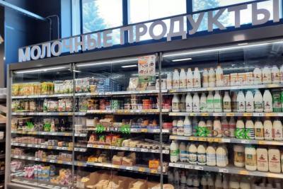 В магазинах обновились цены на масло, сметану, гречку, хлеб и курятину