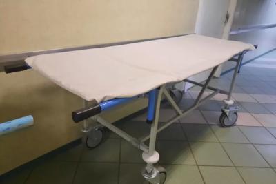 Врачи посоветовали полоскать рот женщине с вывихом плеча