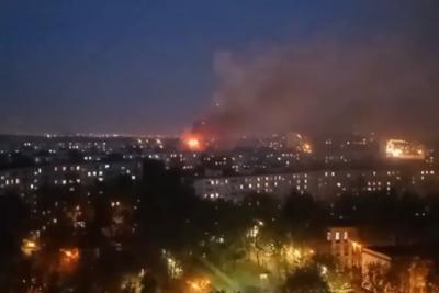 После взрыва в Москве загорелась многоэтажка: на балконе 9-го этажа нашли погибших