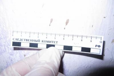 Перед смертью выцарапал себе глаза: на пустыре обнаружили труп голого парня