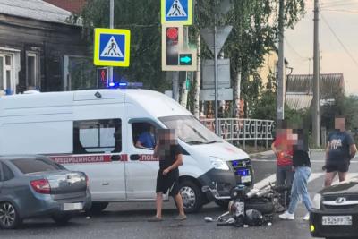 «Гранта» с ульяновскими номерами снесла в Сызрани мотоциклиста