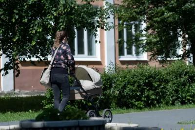 С 2026 года сотрудникам на работе будут платить за ребенка до миллиона рублей