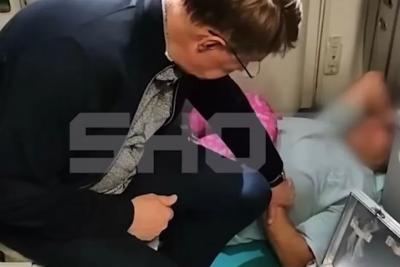 Министр здравоохранения РФ случайно спас человека на борту самолета