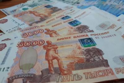 Путин оценил идею раздачи денег, кому повысят зарплату, запрет презервативов, очень бабье лето: важное к этому часу