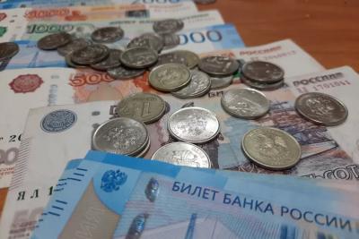 Выплаты по 5 тысяч рублей, массовое отключение интернета и продовольственные сертификаты для бедных: важное к этому часу