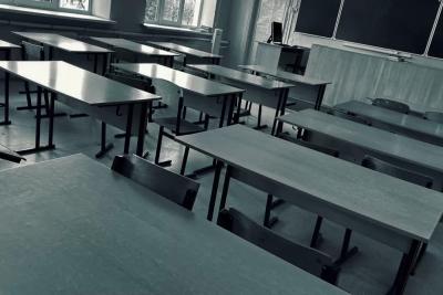 В школах Самарской области прошла третья волна массовых эвакуаций - власти назвали причину